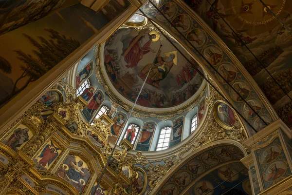 Magníficamente Decorado Altar Oro Frescos Las Paredes Interior Catedral Santa —  Fotos de Stock