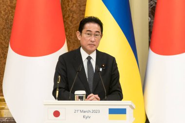 Japonya Başbakanı Fumio Kishida 21 Mart 2023 'te Ukrayna' nın başkenti Kyiv 'de bir basın toplantısı düzenliyor. Yüksek kalite fotoğraf