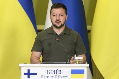 Ukrayna Cumhurbaşkanı Volodymyr Zelenskiy, Finlandiya Başbakanı Antti Petteri Orpo ile 23 Ağustos 2023 'te Kyiv, Ukrayna' da düzenlediği ortak basın toplantısında. Yüksek kalite fotoğraf