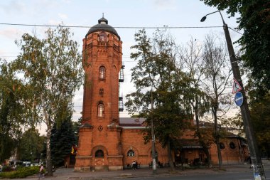 Eylül 2023 'te Ukrayna' nın Zhytomyr şehrinde tarihi bir su kulesi inşa edildi. Yüksek kalite fotoğraf