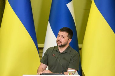 Ukrayna Cumhurbaşkanı Volodymyr Zelenskiy, Finlandiya Başbakanı Antti Petteri Orpo ile 23 Ağustos 2023 'te Kyiv, Ukrayna' da düzenlediği ortak basın toplantısında. Yüksek kalite fotoğraf