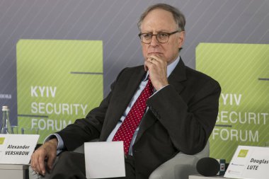 Kuzey Atlantik Antlaşma Örgütü eski Genel Sekreter Yardımcısı Alexander Vershbow 23 Ekim 2013 'te Ukrayna' nın Kyiv kentine yaptığı ziyarette. Yüksek kalite fotoğraf