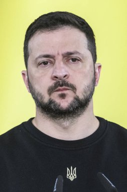 Ukrayna Cumhurbaşkanı Volodymyr Zelenskiy, 21 Kasım 2023 tarihinde Ukrayna 'nın başkenti Kyiv' de Moldova Cumhurbaşkanı Maia Sandu ve Avrupa Konseyi Başkanı Charles Michel ile ortak bir basın toplantısına katıldı.