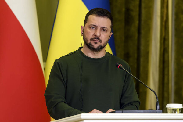 Президент Украины Владимир Зеленский выступает на совместной пресс-конференции с премьер-министром Польши Дональдом Туском в Киеве 22 января 2024 года. Высокое качество фото