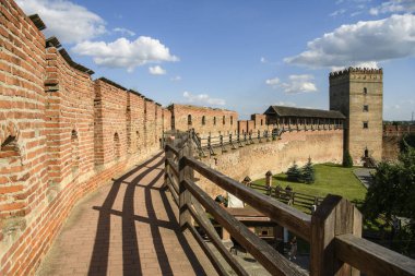 Lutsk Şatosu, 8 Temmuz 2023, Ukrayna, Lutsk 'taki Liubart Kalesi olarak da bilinir. Yüksek kalite fotoğraf