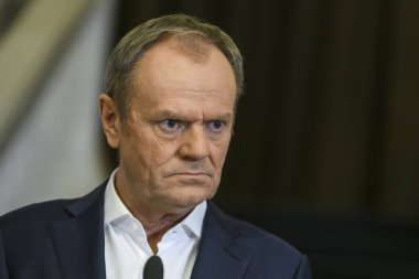 Polonya Başbakanı Donald Tusk Ukrayna Başbakanı Denys Shmyhal ile 22 Ocak 2024 tarihinde Ukrayna 'nın Kyiv kentinde ortak bir basın toplantısı düzenliyor. Yüksek kalite fotoğraf