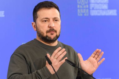 Ukrayna Cumhurbaşkanı Volodymyr Zelenskiy, Ukrayna 'nın başkenti Kyiv' de 25 Kasım 2023 'te düzenlenen uluslararası gıda güvenliği tahılları zirvesinde. Yüksek kalite fotoğraf
