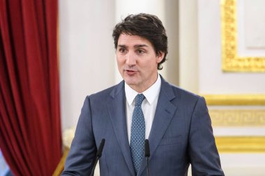 Kanada Başbakanı Justin Trudeau, Ukrayna Cumhurbaşkanı Volodymyr Zelenskiy ile birlikte 24 Şubat 2024 tarihinde Ukrayna 'nın Kyiv kentinde düzenlediği ortak basın toplantısına katılıyor. Yüksek kalite fotoğraf