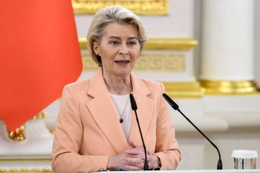 Avrupa Komisyonu Başkanı Ursula von der Leyen, Ukrayna Cumhurbaşkanı Volodymyr Zelenskiy ile birlikte 24 Şubat 2024 tarihinde Ukrayna 'nın Kyiv kentinde düzenlediği ortak basın toplantısına katılacak. Yüksek kalite fotoğraf