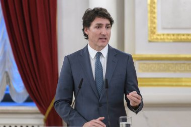 Kanada Başbakanı Justin Trudeau, Ukrayna Cumhurbaşkanı Volodymyr Zelenskiy ile birlikte 24 Şubat 2024 tarihinde Ukrayna 'nın Kyiv kentinde düzenlediği ortak basın toplantısına katılıyor. Yüksek kalite fotoğraf