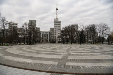 Devlet Sanayi Evi ya da Derzhprom, Ukrayna 'nın Kharkiv kentindeki Svobody Özgürlük Meydanı' ndaki ünlü yapıcı bina, 17 Şubat 2024. Yüksek kalite fotoğraf