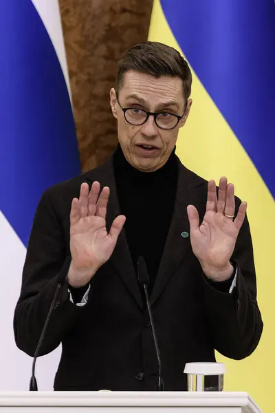 Finlands Præsident Alexander Stubb Deltager Fælles Pressekonference Med Ukraines Præsident - Stock-foto