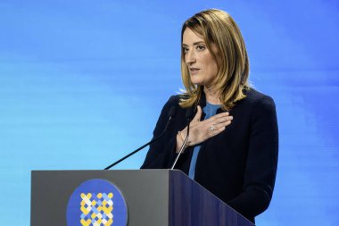 Avrupa Parlamentosu Başkanı Roberta Metsola, 9 Mayıs 2024 tarihinde Ukrayna 'nın Kyiv kentinde düzenlenen İkinci Uluslararası Şehirler ve Bölgeler Zirvesi' ne katılacak. Yüksek kalite fotoğraf