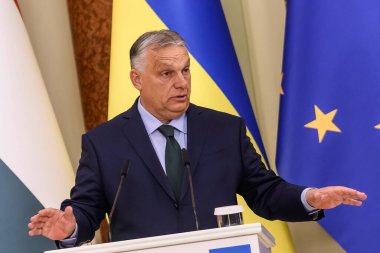Macaristan Başbakanı Viktor Orban Ukrayna Cumhurbaşkanı Volodymyr Zelenskiy ile 2 Temmuz 2024 'te Ukrayna' nın başkenti Kyiv 'de düzenlediği ortak basın toplantısına katılacak. Yüksek kalite fotoğraf