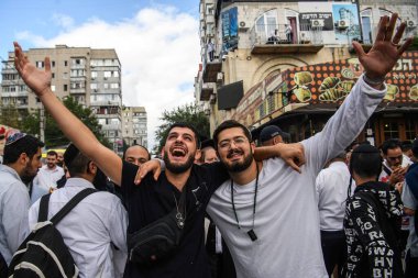 Ortodoks Yahudi hacılar, Rusya 'nın Ukrayna' daki savaşı sürdüreceği bir dönemde Haham Nachman 'ın mezarının yakınında kutlarken, Yahudi Yeni Yılı Rosh Hashanah' ı kutluyorlar. Uman, Ukrayna, 15 Eylül 2023. 