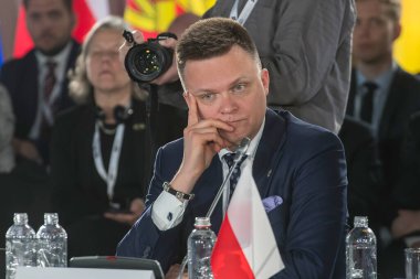 31 Mart 2025 'te Bucha, Ukrayna' daki Bucha Zirvesi forumu sırasında Sejm Szymon Holownia Sözcüsü. Yüksek kalite fotoğraf