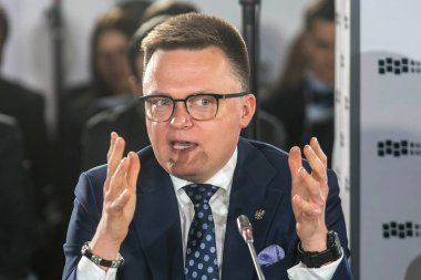 31 Mart 2025 'te Bucha, Ukrayna' daki Bucha Zirvesi forumu sırasında Sejm Szymon Holownia Sözcüsü. Yüksek kalite fotoğraf