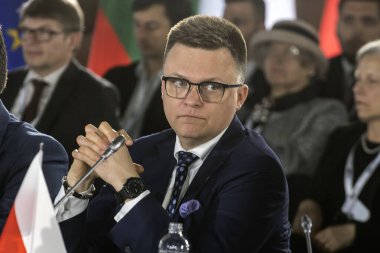 31 Mart 2025 'te Bucha, Ukrayna' daki Bucha Zirvesi forumu sırasında Sejm Szymon Holownia Sözcüsü. Yüksek kalite fotoğraf