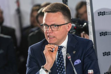 31 Mart 2025 'te Bucha, Ukrayna' daki Bucha Zirvesi forumu sırasında Sejm Szymon Holownia Sözcüsü. Yüksek kalite fotoğraf