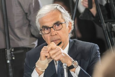 31 Mart 2025 'te Bucha, Ukrayna' da düzenlenen Bucha Zirvesi sırasında Portekiz Cumhuriyeti Meclisi Başkanı Jose Pedro Aguiar-Branco. Yüksek kalite fotoğraf