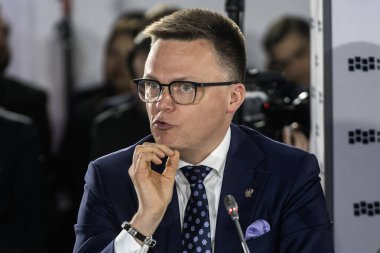 31 Mart 2025 'te Bucha, Ukrayna' daki Bucha Zirvesi forumu sırasında Sejm Szymon Holownia Sözcüsü. Yüksek kalite fotoğraf