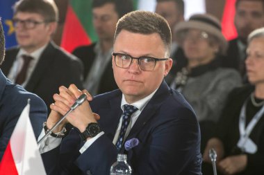 31 Mart 2025 'te Bucha, Ukrayna' daki Bucha Zirvesi forumu sırasında Sejm Szymon Holownia Sözcüsü. Yüksek kalite fotoğraf