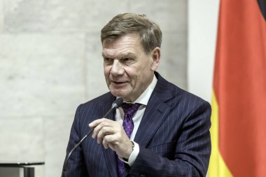 Almanya Dışişleri Bakanı Johann Wadephul, Ukrayna Dışişleri Bakanı Andriy Sybiha ile 30 Haziran 2025 'te Ukrayna' nın Kyiv kentinde düzenlediği ortak basın toplantısında. Yüksek kalite fotoğraf