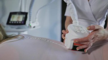 Yenilikçi ve gelişmiş tedavi tekniklerini kullanarak modern vücut tedavisini keşfetmek ve deneyimlemek