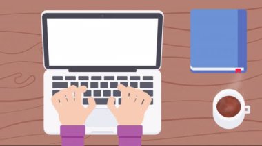 Dizüstü bilgisayarda çalışan ellerin üst görüntüsü. Kahve fincanı ve not defteriyle çalışma alanı. canlandırma videosu