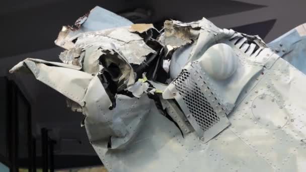 Detail Eines Ausgebrannten Hubschraubers Überreste Eines Zerstörten Kampfhubschraubers Der Russischen — Stockvideo