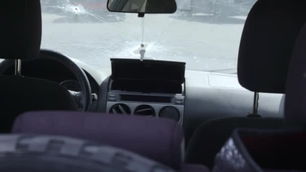 Крупним Планом Кермо Автомобіля Після Аварії Мішки Водіїв Розгорнулися Який — стокове відео