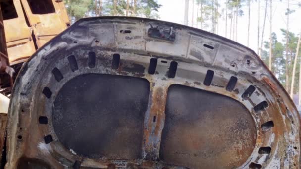 Lot Rusty Burnt Cars City Irpin War Russia Ukraine Destroyed — Stock Video