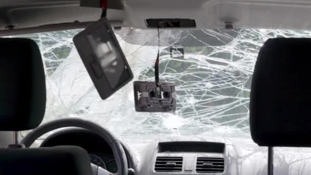 Cracked Car Windshield Accident Close Wrecked Vehicle Collision Pedestrian Car — Vídeo de Stock
