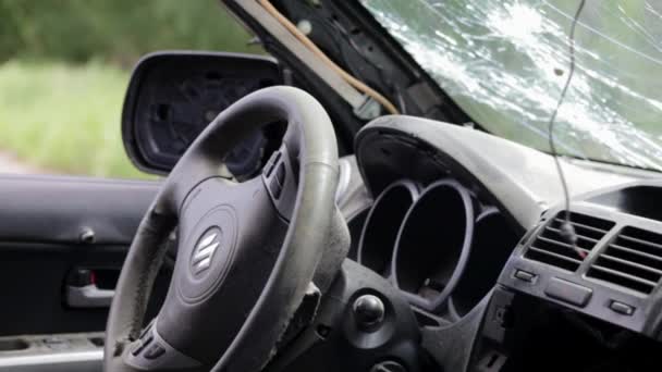 Rozbité Čelní Sklo Auta Nehodě Detailní Záběr Ztroskotaného Auta Srážce — Stock video
