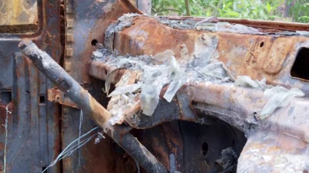 Coches Oxidados Quemados Destruidos Por Explosiones Cohetes Guerra Ucrania Coches — Vídeos de Stock