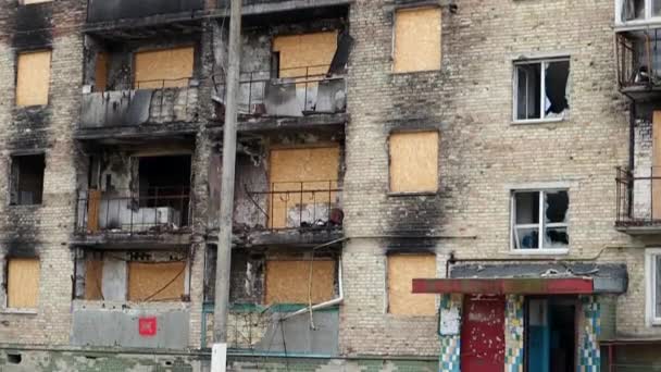 Consecuencias Del Bombardeo Ciudad Cohete Voló Casa Edificio Apartamentos Bombardeado — Vídeos de Stock