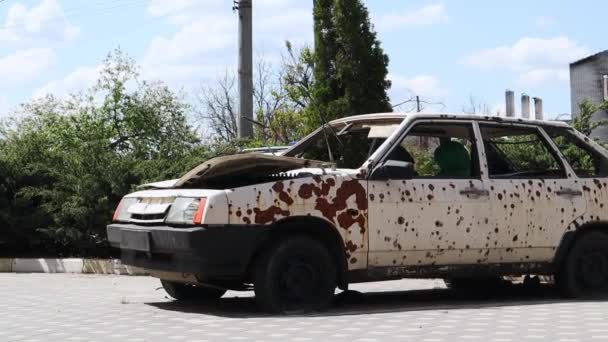 Broken Civilian Car Courtyard House War Russia Ukraine Consequences Occupation — Video Stock