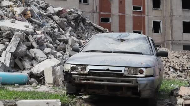 Broken Civilian Car Courtyard House War Russia Ukraine Consequences Occupation — Stockvideo