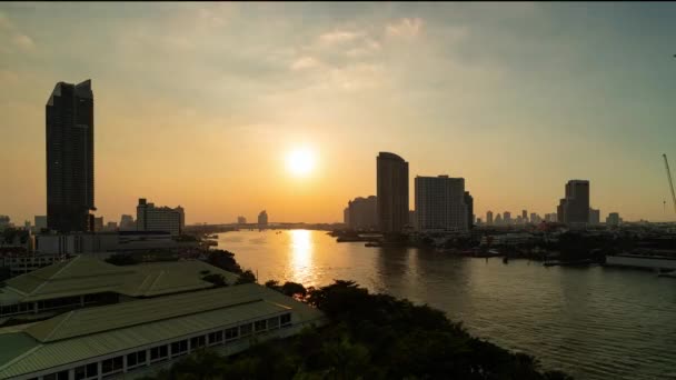 Видео Время День Ночь Закат Реке Чао Прайя Городе Бангкок — стоковое видео