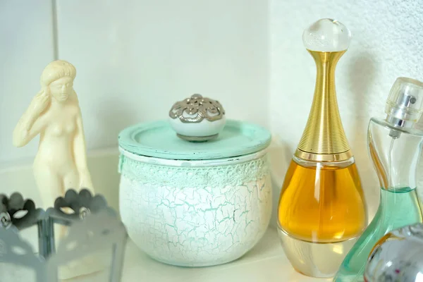 Close Bela Decoração Banho Vintage Garrafas Perfume Vela Figura Sabão — Fotografia de Stock