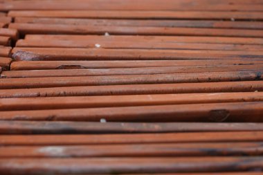 Bir yığın eski, kahverengi fayansları kapatın..