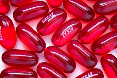 8 Aralık 2022. Calgary, Alberta, Kanada. Hızlı ağrı kesici ve ateş giderici için Tylenol hapları.