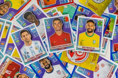 8 Aralık 2022. Calgary, Alberta, Kanada. Çok sayıda Fifa Dünya Kupası oyuncusu Panini çıkartması