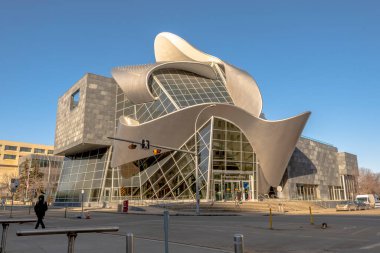 Edmonton, Alberta, Kanada. Nisan 04, 2023. Alberta binasının sanat galerisi. Batı Kanada 'daki görsel sanatlar için bir mükemmellik merkezi, insanları, sanatı ve fikirleri birbirine bağlıyor.