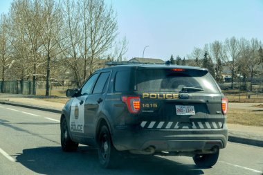 Calgary, Alberta, Kanada. 15 Nisan 2023. Calgary polis banliyösü ya da Fleet Polis arabası, SUV ya da Kamyon