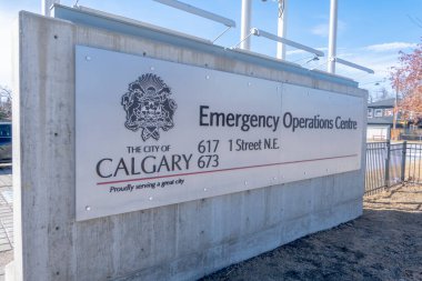 Calgary, Alberta, Kanada. 24 Nisan 2023. Calgary şehrinde bir Acil Operasyon Merkezi tabelası.