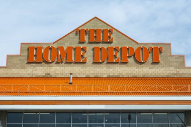 Calgary, Alberta, Kanada. 26 Nisan 2023. Home Depot mağazasının ön görüntüsü.