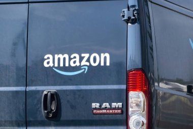 Calgary, Alberta, Kanada. 18 Mayıs 2023. Amazon RAM Promaster kamyonuna yakın çekim..