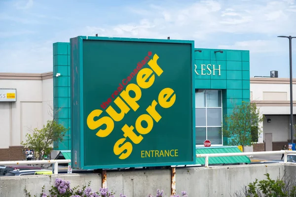 Калгари Альберта Канада Июня 2023 Года Настоящий Знак Входа Супермаркет — стоковое фото