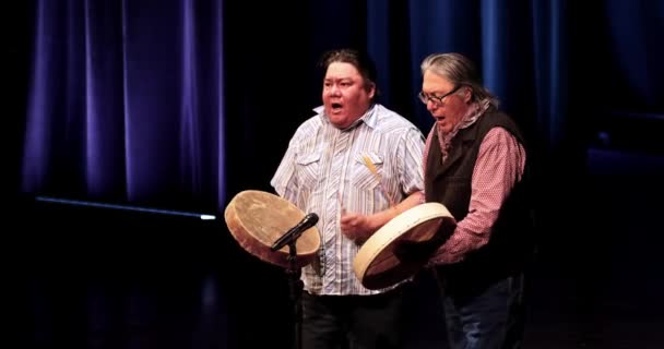 Close Couple People Playing Canadian Native Indigenous Drums — Stock Video